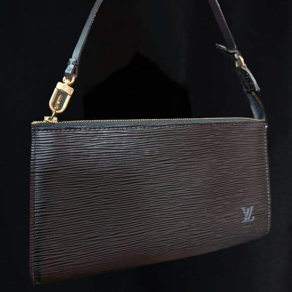 LOUIS VUITTON Black Epi Leather Accessories Pochette 24 Bag - Picture 4 of 15
